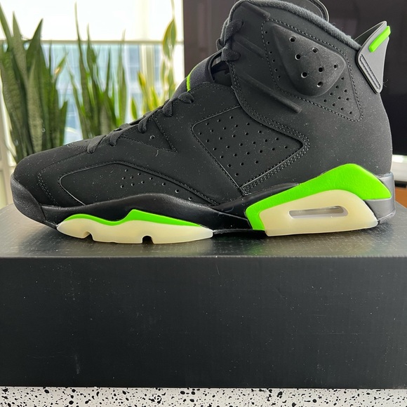 NEW Jordan 6 Retro Electric Green, Men’s Size 12 - Picture 4 of 8